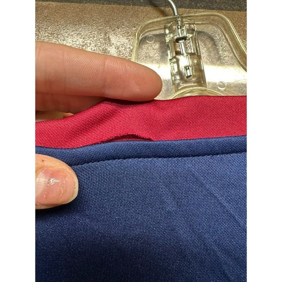 FC‎ Barcelona Men's V-Neck Jersey Size Large - Picture 5 of 6